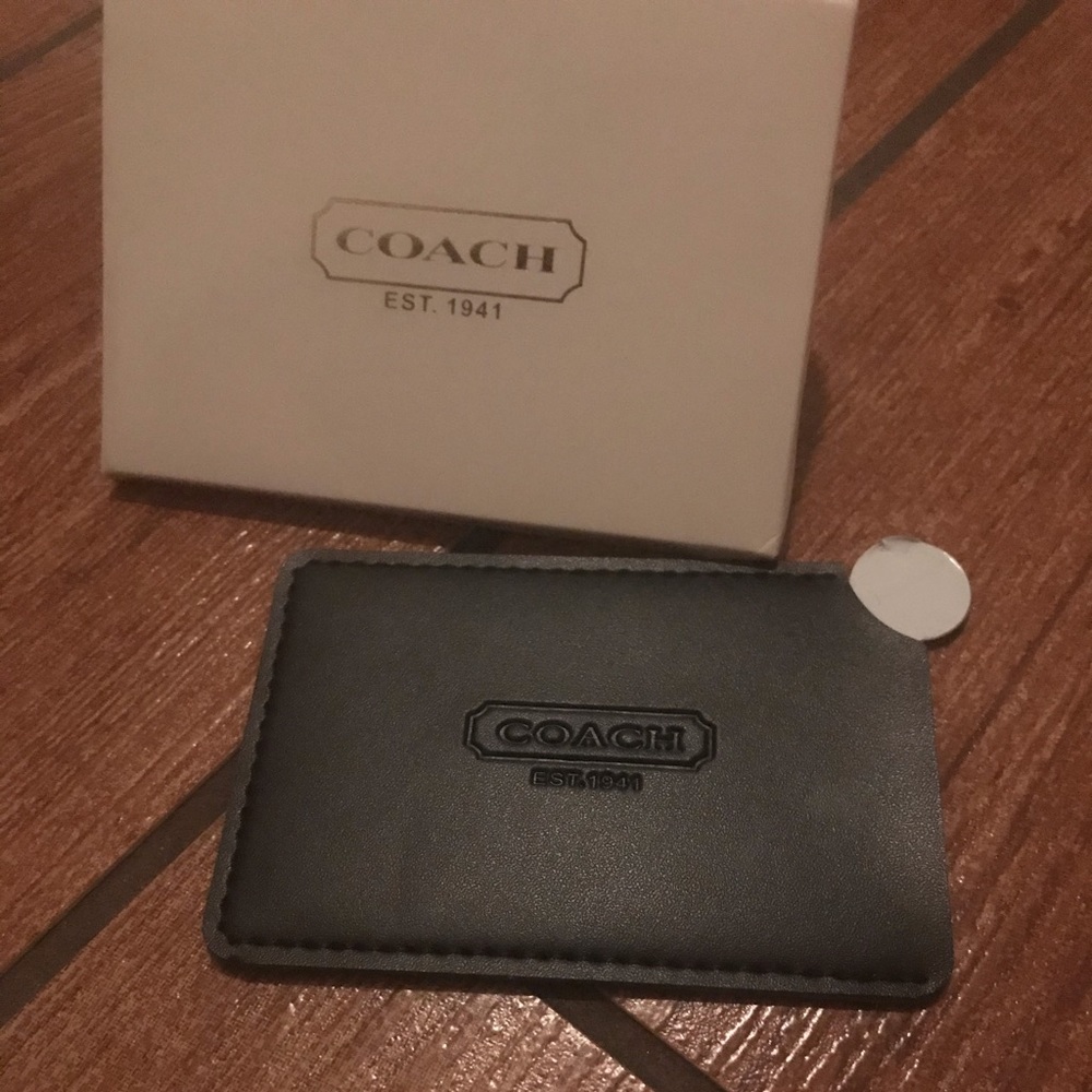 Coach mirror comes in black coach case